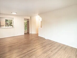 18612 144th Ave NE in Woodinville, WA - Building Photo - Building Photo