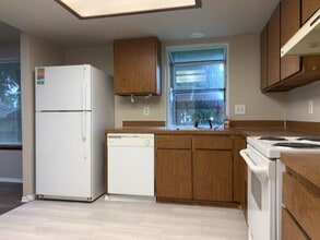 3727 SW 336th St in Federal Way, WA - Building Photo - Building Photo