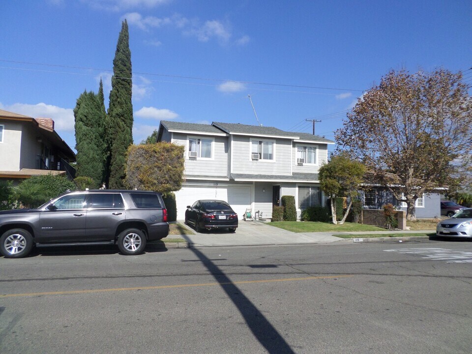 119 E Water St in Anaheim, CA - Building Photo
