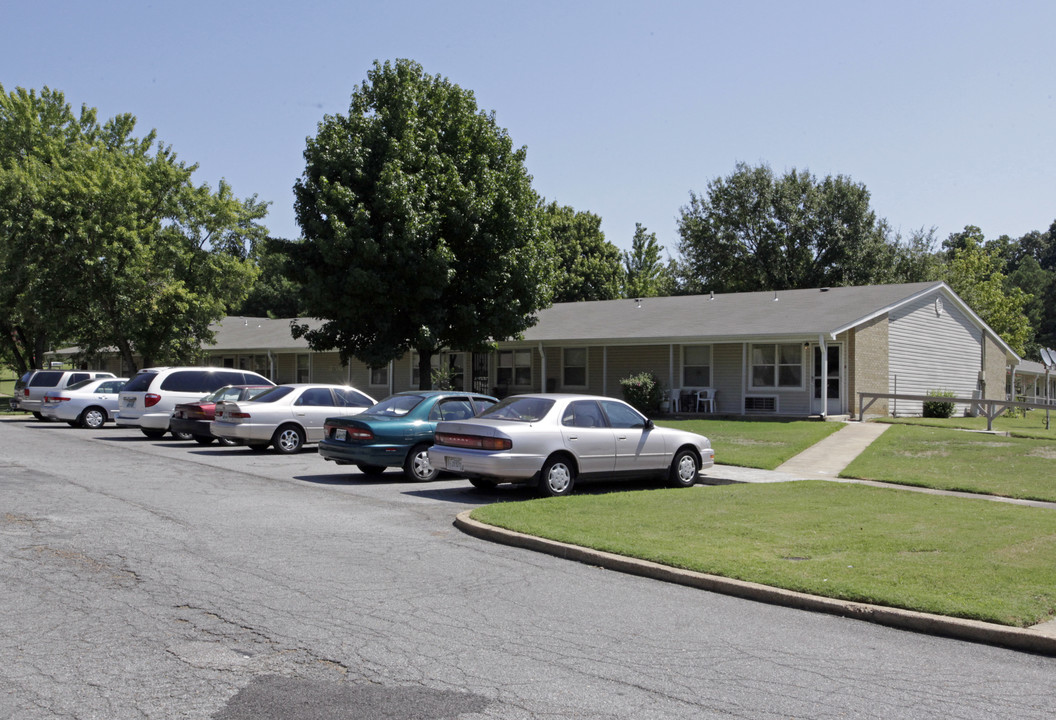 Northlake Apartments in Memphis, TN - Building Photo