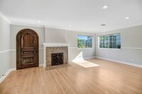 555 Avenue 64 in Pasadena, CA - Building Photo - Building Photo