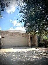 536 Foxford Run Dr in Schertz, TX - Building Photo - Building Photo