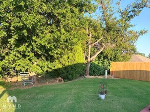 1112 N Pheasant Way in Mustang, OK - Building Photo - Building Photo
