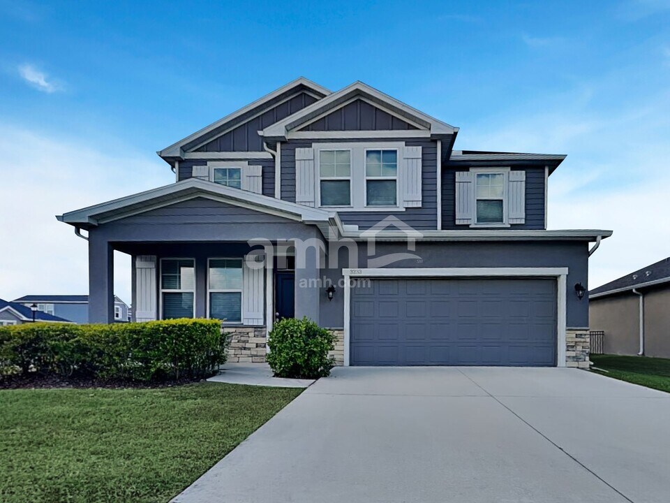 3233 Bridge Haven Dr in Wesley Chapel, FL - Building Photo