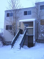 Lanky Court Townhomes in Yellowknife, NT - Building Photo