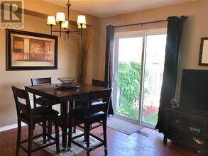 60 Kenneth Hobbs Ave in Whitby, ON - Building Photo - Building Photo