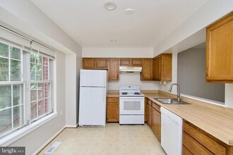 6643 Medinah Ln in Alexandria, VA - Building Photo - Building Photo