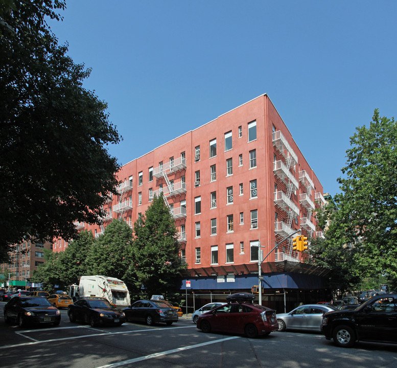 430 E 65th St in New York, NY - Building Photo