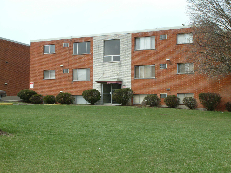 Village Apartments in Cincinnati, OH - Building Photo