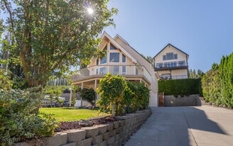 432 Lakeview Dr in Orondo, WA - Building Photo