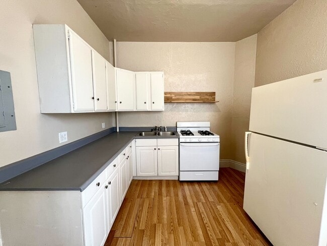 property at 512-514-514 E 500 S