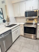 3863 Thorncroft Ln, Unit K in Inglewood, CA - Building Photo - Building Photo