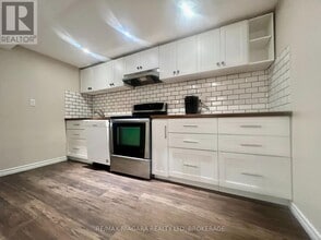 7253 Thornhill Crescent in Niagara Falls, ON - Building Photo - Building Photo