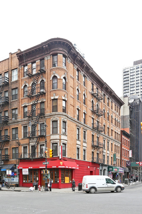 1079 1st Ave in New York, NY - Building Photo