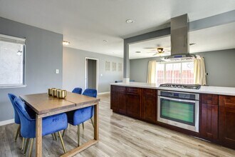 2405 Arenas St in Las Vegas, NV - Building Photo - Building Photo