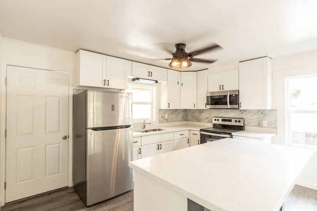 property at 76-6194-6194 Mania Ln