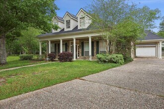 4 Twin Cir Dr, Unit B-14 in Beaumont, TX - Building Photo - Building Photo