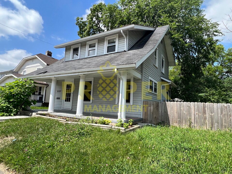 2137 Ravenwood Ave in Dayton, OH - Building Photo