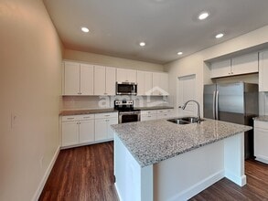 2335 S Wild Horse Way in Bluffdale, UT - Foto de edificio - Building Photo