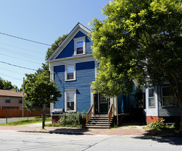 92 Clark St in Portland, ME - Building Photo - Building Photo