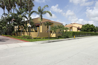 Courts At Kendall Tennis Club in Miami, FL - Building Photo - Building Photo