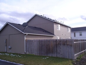 1914 Sunset Dr, Unit Apt A in Walla Walla, WA - Foto de edificio - Building Photo