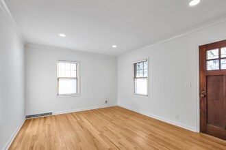 1927 S 61st St in Omaha, NE - Building Photo - Building Photo