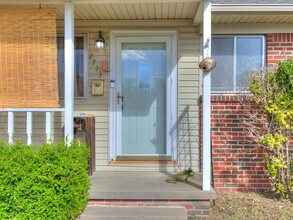 2713 S Norwood Ave in Tulsa, OK - Foto de edificio - Building Photo
