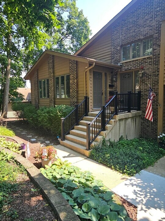 426 S 4th St in St. Charles, IL - Building Photo