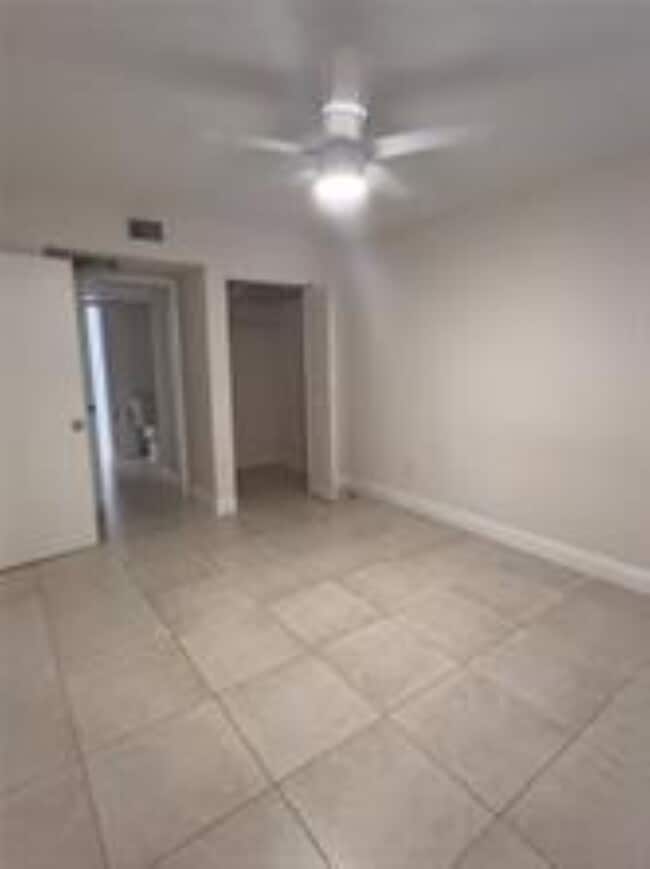 2880 N Oakland Forest Dr, Unit 107 in Oakland Park, FL - Building Photo - Building Photo