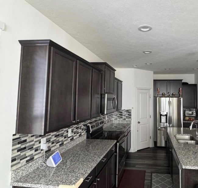 6995 Pickett Pl in Carmel, IN - Foto de edificio - Building Photo