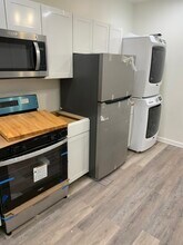 5 Mill St, Unit 2 in Athens, OH - Foto de edificio - Building Photo