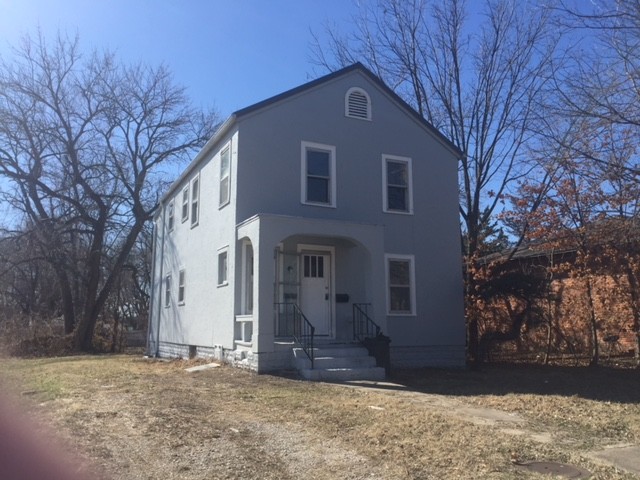 Jefferson Duplex in Clinton, MO - Building Photo