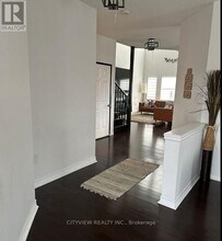 7 Woodvalley Ct in Hamilton, ON - Building Photo - Building Photo