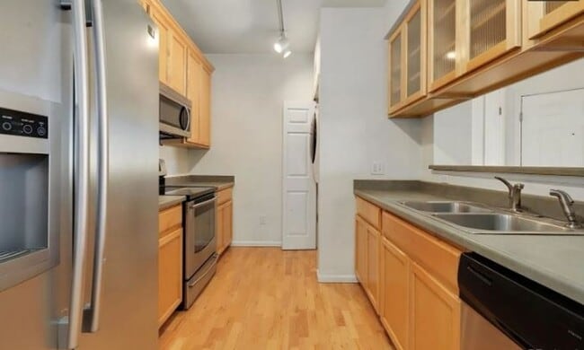 3875 S Dayton St in Aurora, CO - Foto de edificio - Building Photo