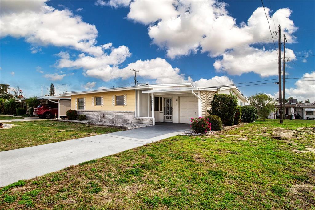 1221 Chevy Chase Dr in Sun City Center, FL - Building Photo