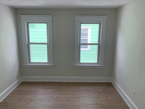 458 Hollister Ave, Unit 2nd floor in Bridgeport, CT - Building Photo - Building Photo