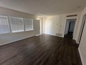 413 S Richmond Rd in Ridgecrest, CA - Building Photo - Building Photo