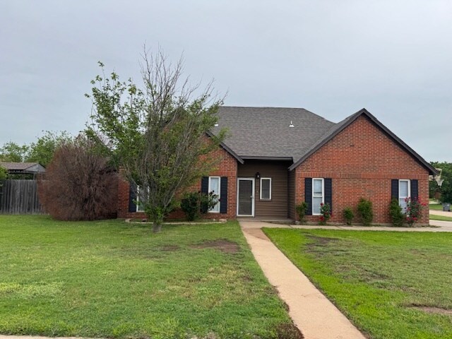 5002 SE Brown St in Lawton, OK - Building Photo