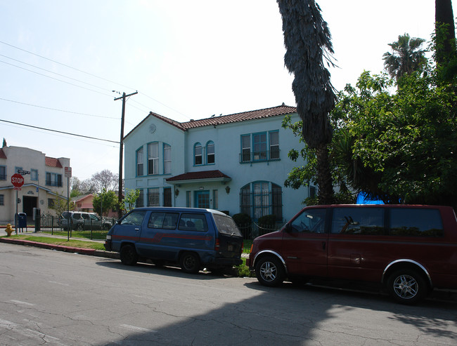 903 N Hobart Blvd in Los Angeles, CA - Building Photo - Building Photo