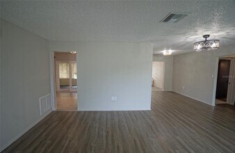 1010 Mainsail Way in Palm Harbor, FL - Building Photo - Building Photo