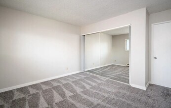 Ivy Terrace in Portland, OR - Building Photo - Building Photo
