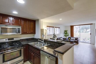 3957 Nobel Dr in San Diego, CA - Building Photo - Building Photo