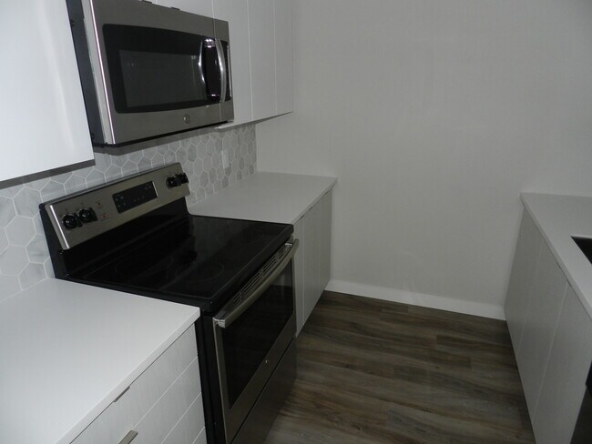 17 Prince St in Dartmouth, NS - Building Photo - Building Photo