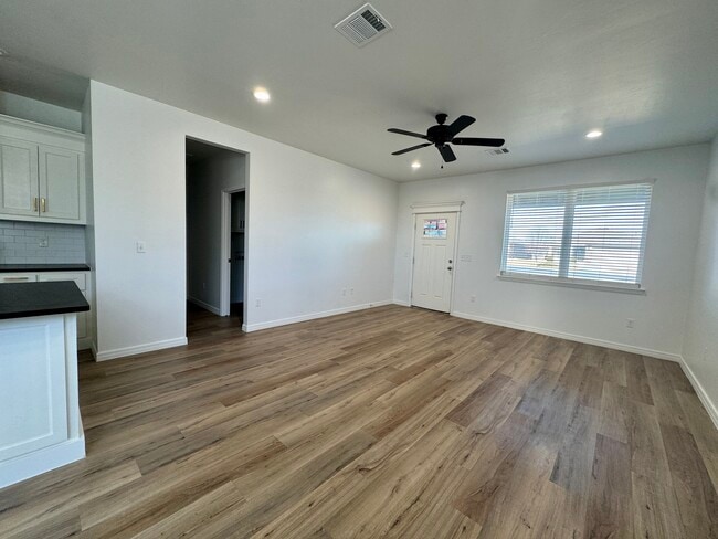 704 Hornady St in Amarillo, TX - Foto de edificio - Building Photo