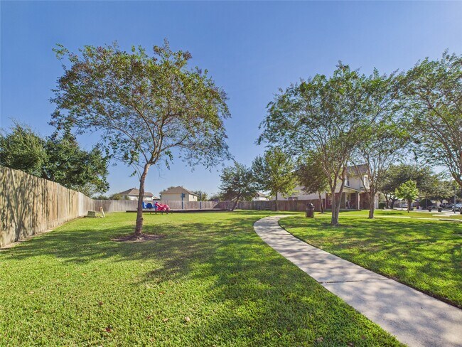 3318 Field Manor Ln in Houston, TX - Building Photo - Building Photo