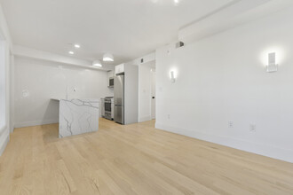 86 Chelsea St, Unit 2 in Boston, MA - Building Photo - Building Photo