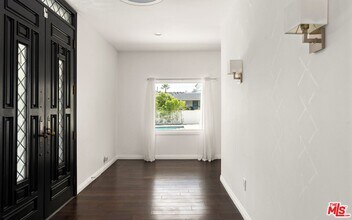 1605 Loma Vista Dr in Beverly Hills, CA - Building Photo - Building Photo