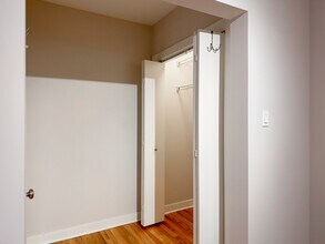 2424 N Kedzie Blvd, Unit A09W in Chicago, IL - Building Photo - Building Photo