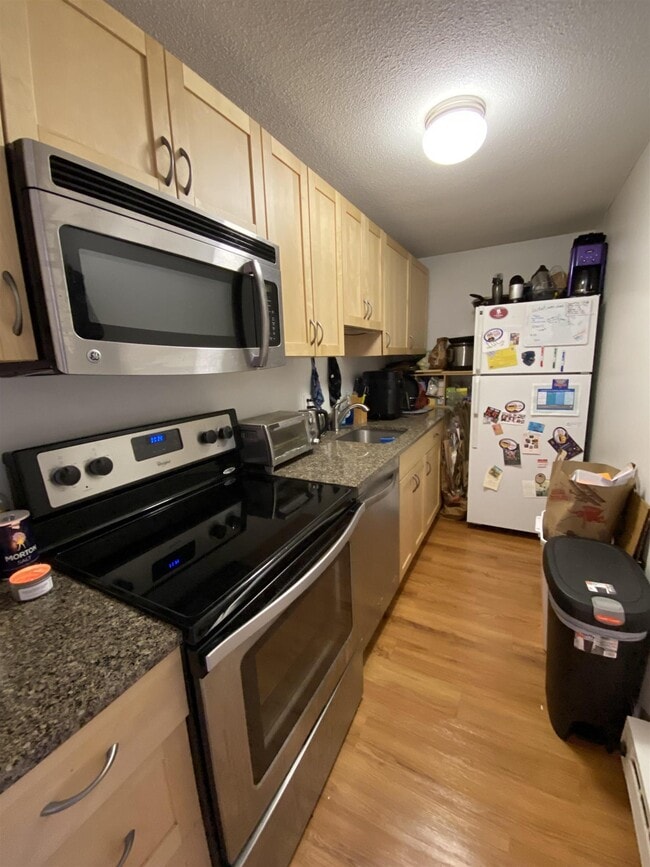 94 Beacon St, Unit 35 in Somerville, MA - Building Photo - Building Photo